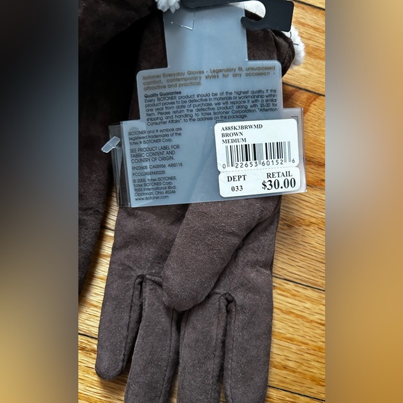 Isotoner Women’s Dark Brown Gloves - Picture 3 of 5